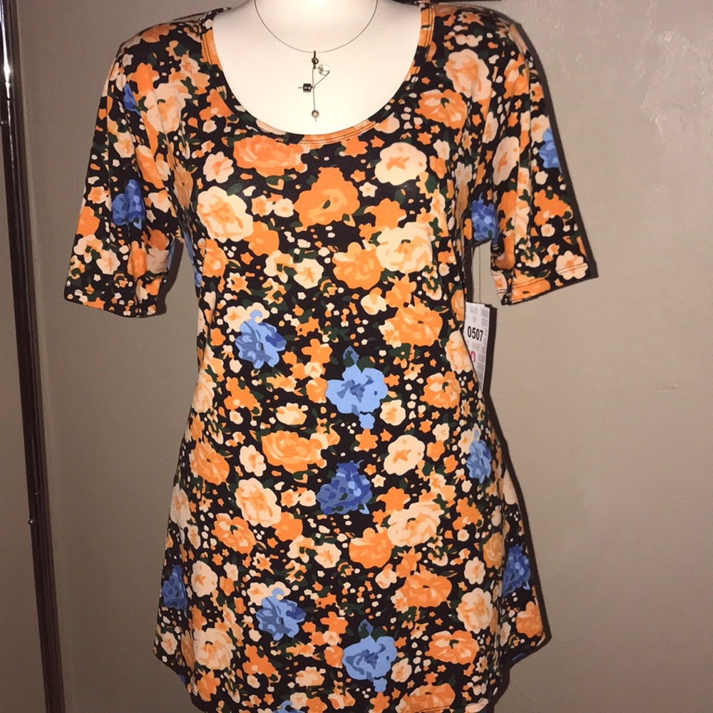 Beautiful and soft LLR Perfect T, size small.